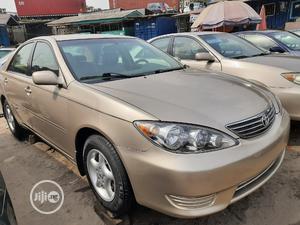 Toyota Camry 2005 Gold