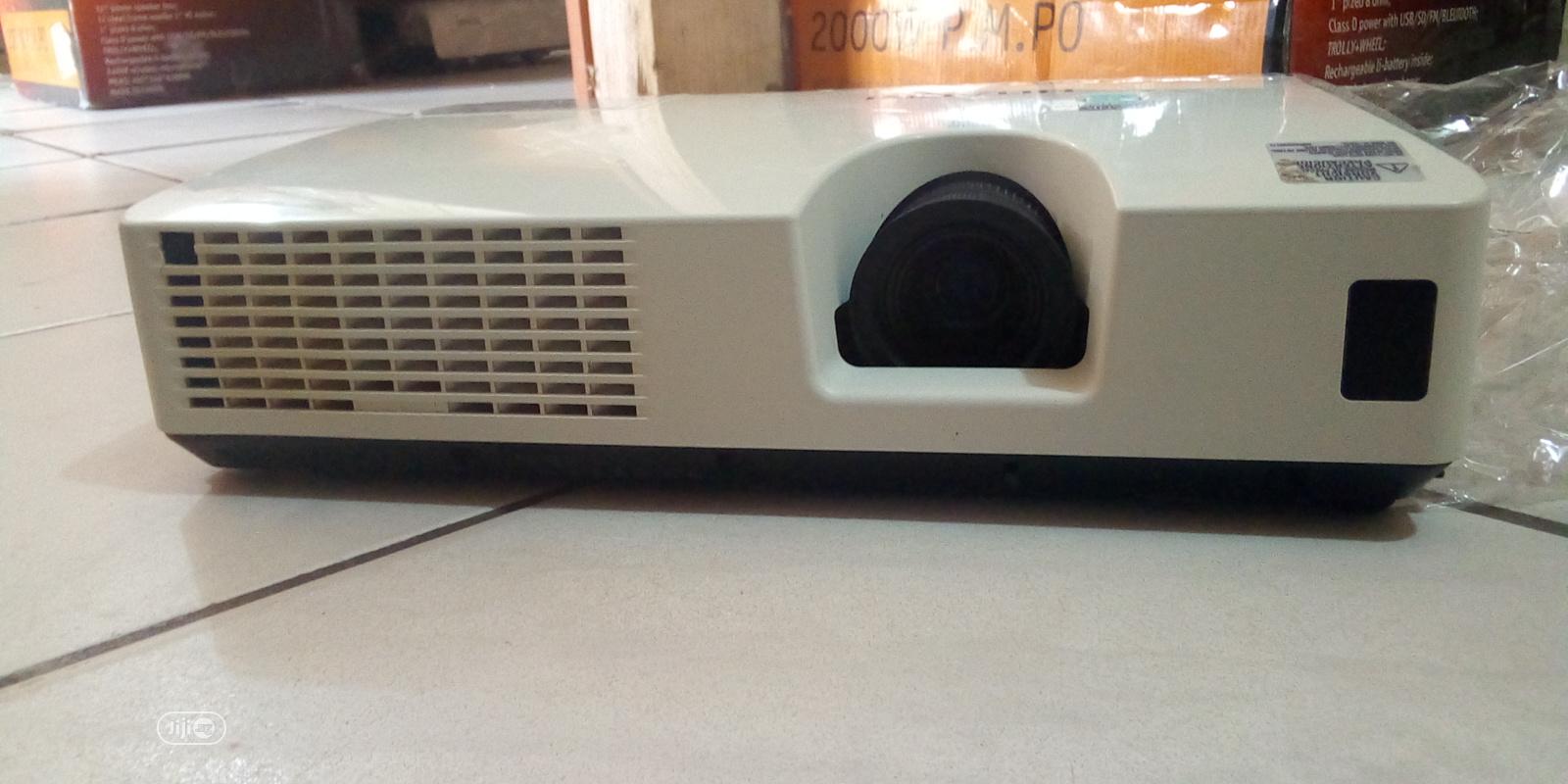 Slim Hitachi Projector