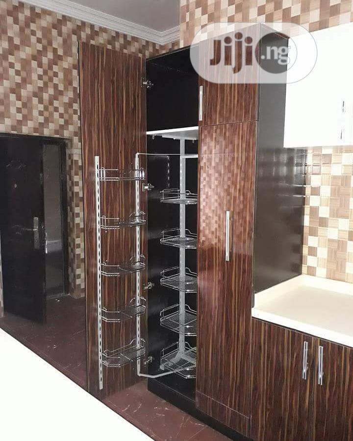 Home Interior's Kitchen Cabinets