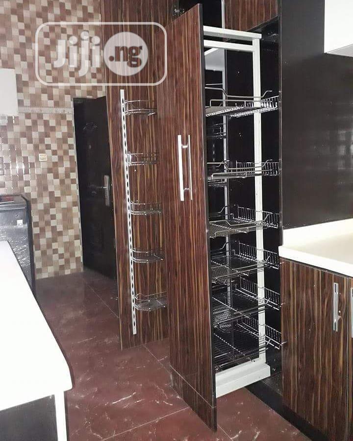 Home Interior's Kitchen Cabinets