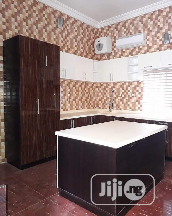 Home Interior's Kitchen Cabinets