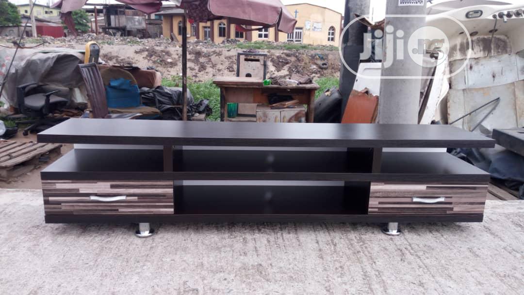Topnotch Television Shelf/ Stand