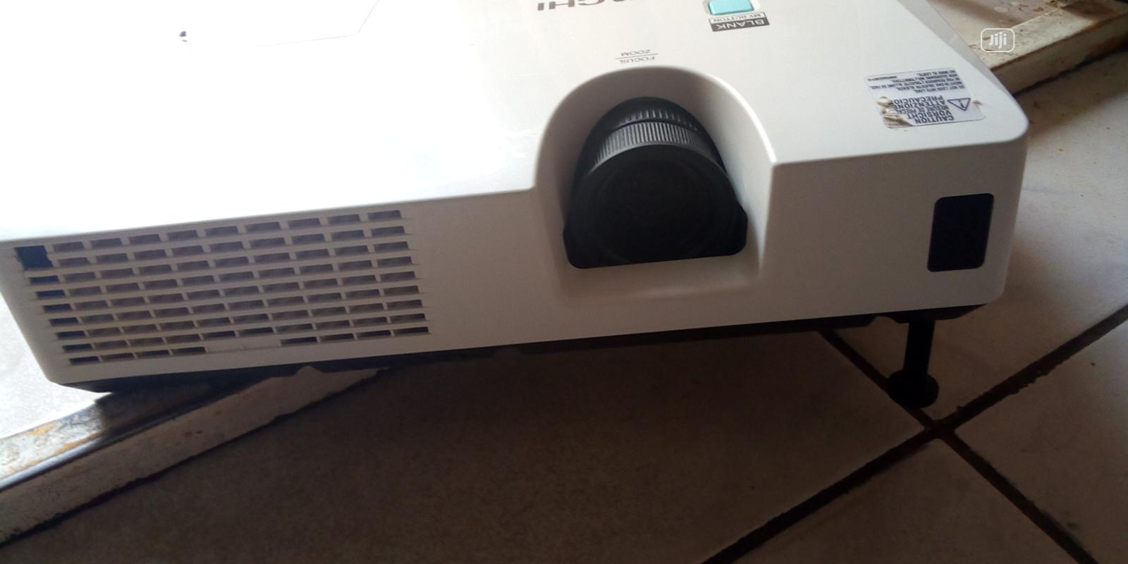 Hitachi Projector