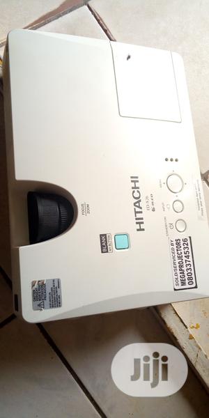 Hitachi Projector