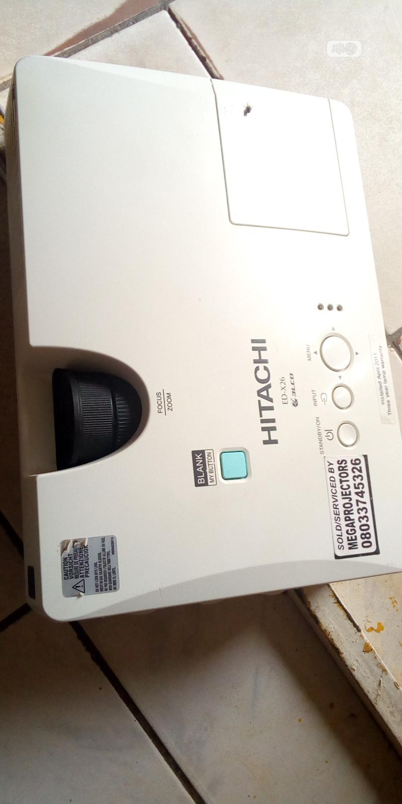 Hitachi Projector