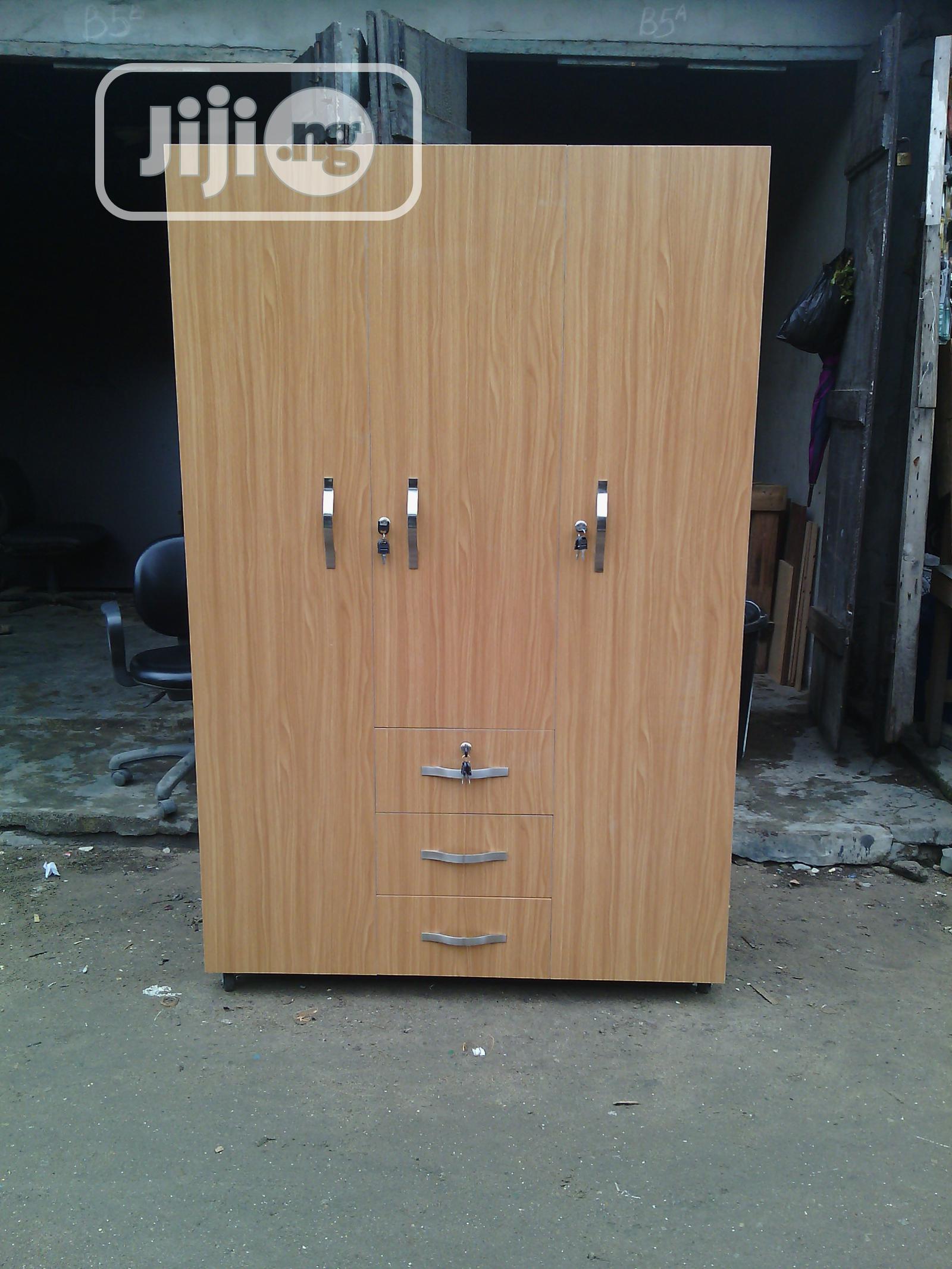 Wardrobe With Drawers