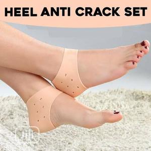 Anti Heel Cracker