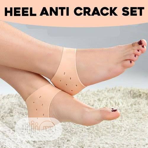 Anti Heel Cracker