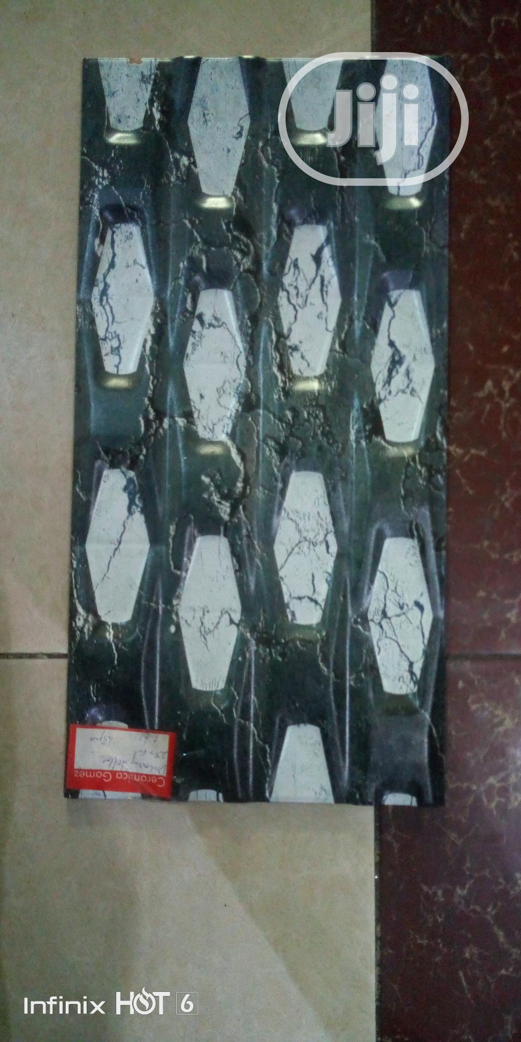Spanish 25/50 Negros Wall