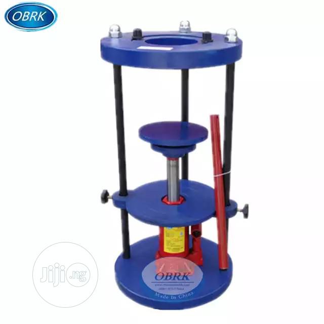 Soil Sample Extruder