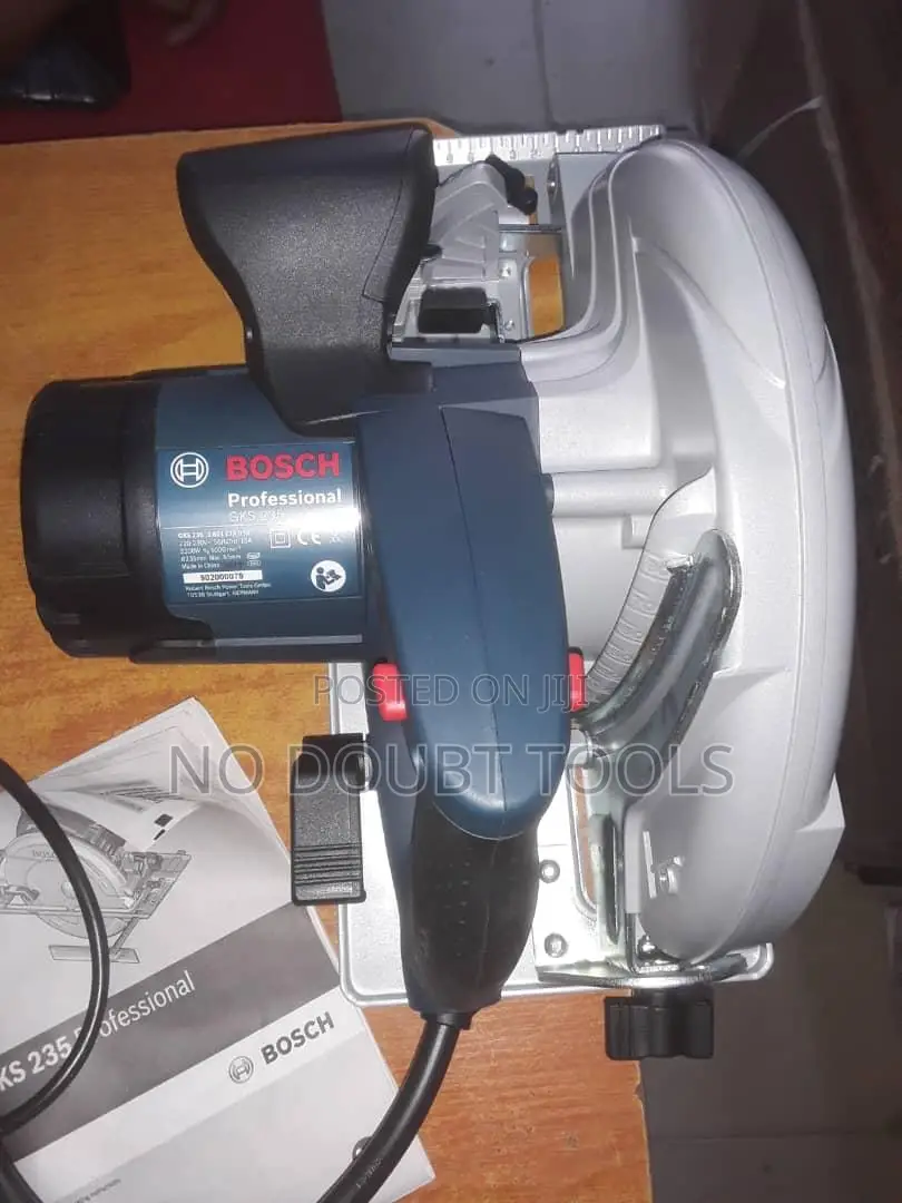 9" Bosch Circular Saw Machine