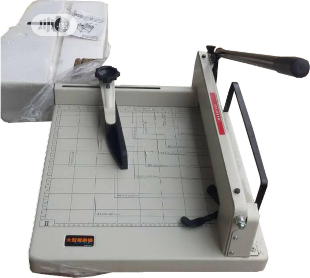 Paper Cutter Machine, Table Top
