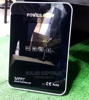 MPPT Controller 40A Touchscreen