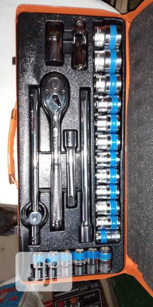 24pcs 1/2” Set of Sockets