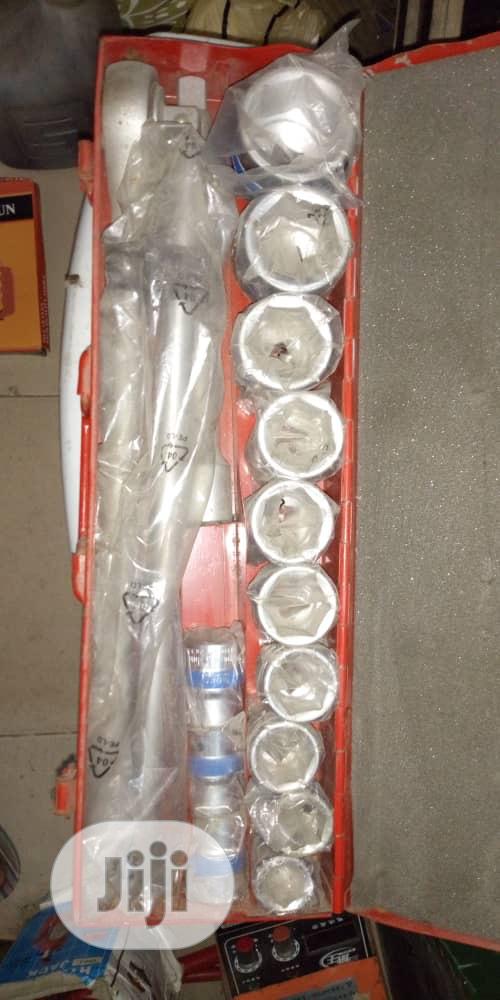18pcs Heavy Duty Socket Set Raider
