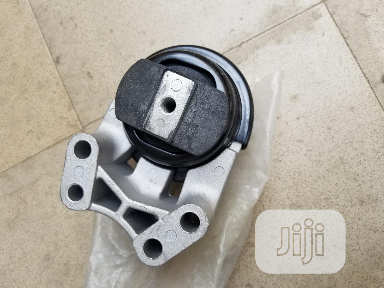Ford Focus 2014 Engine Seat.