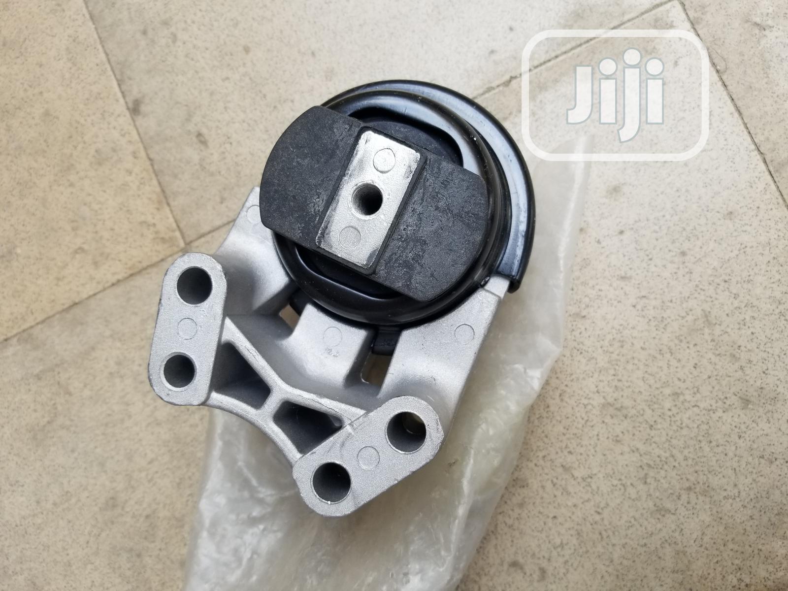Ford Focus 2014 Engine Seat.