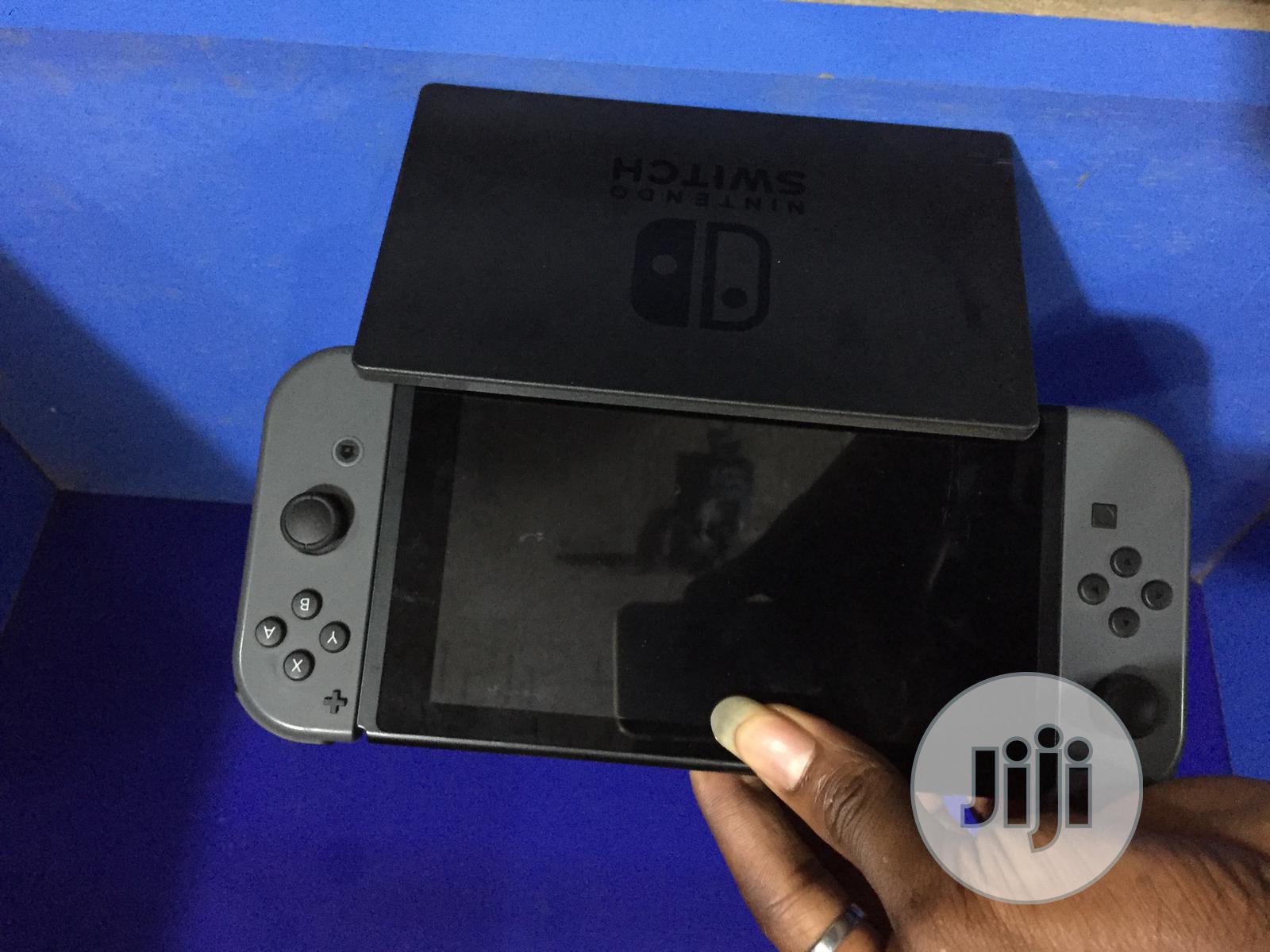 Nintendo Switch + Dock