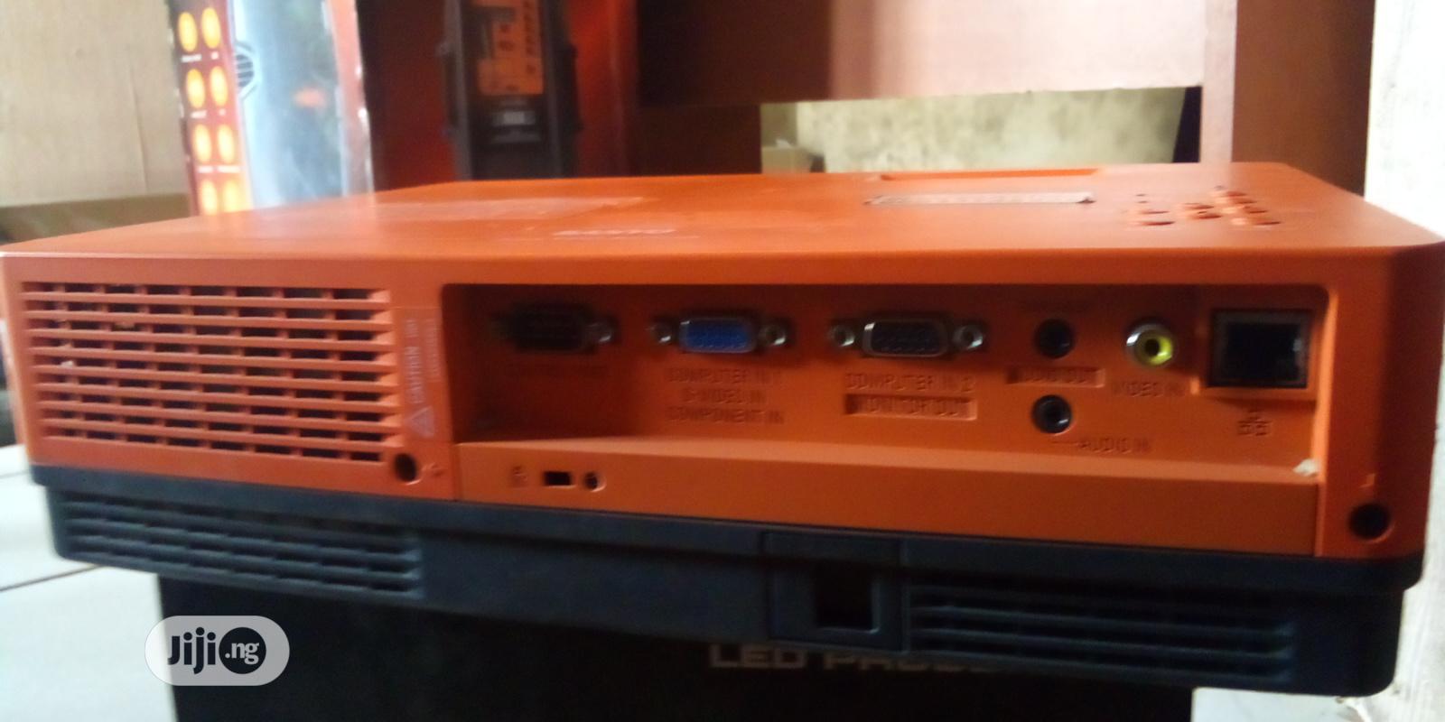 Sharp Sanyo Projector