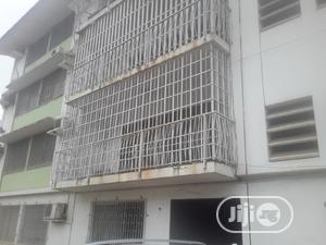 3bdrm Apartment in Ikeja Gra for rent