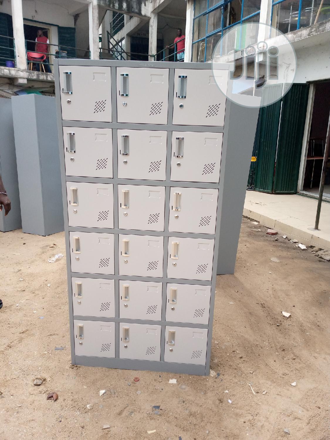 18 Workers Locker