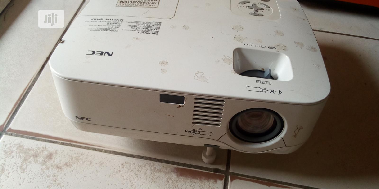 Deal NEC Projector