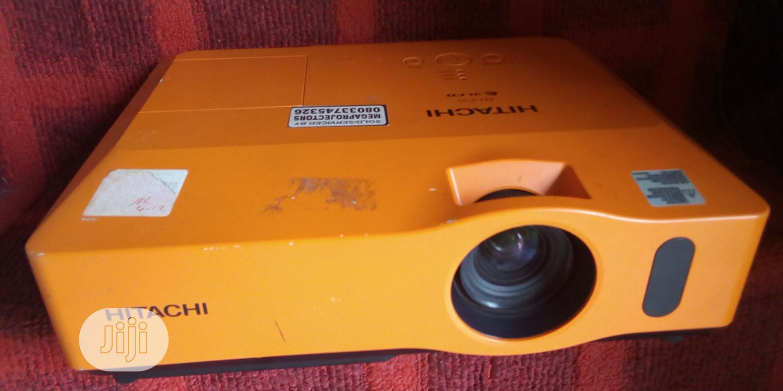 Hitachi Projector