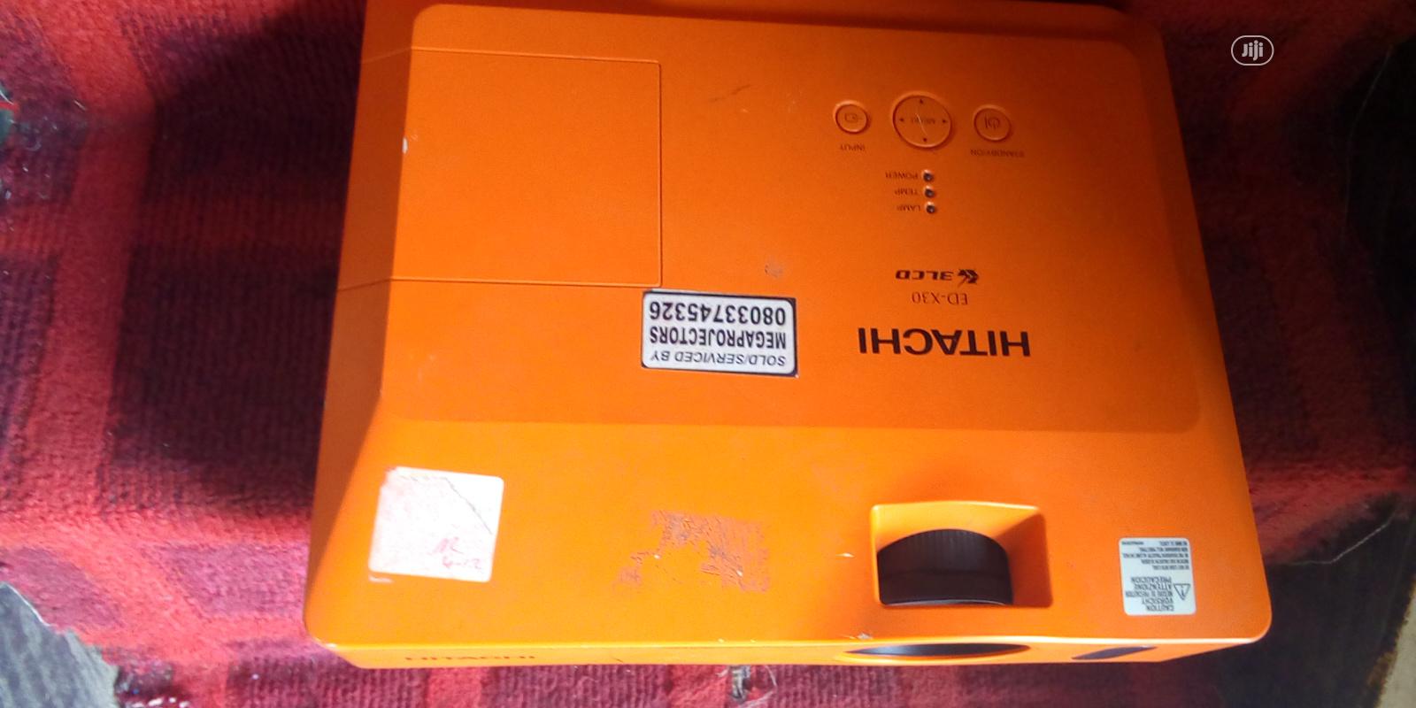 Hitachi Projector