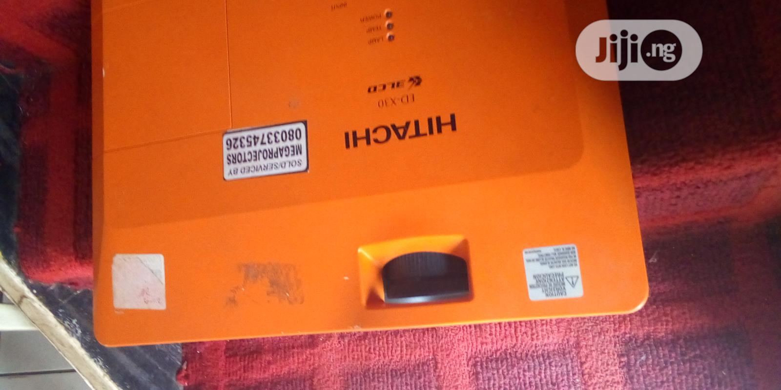 Hitachi Projector