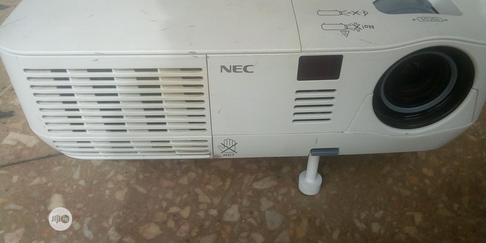 Excellent Projector