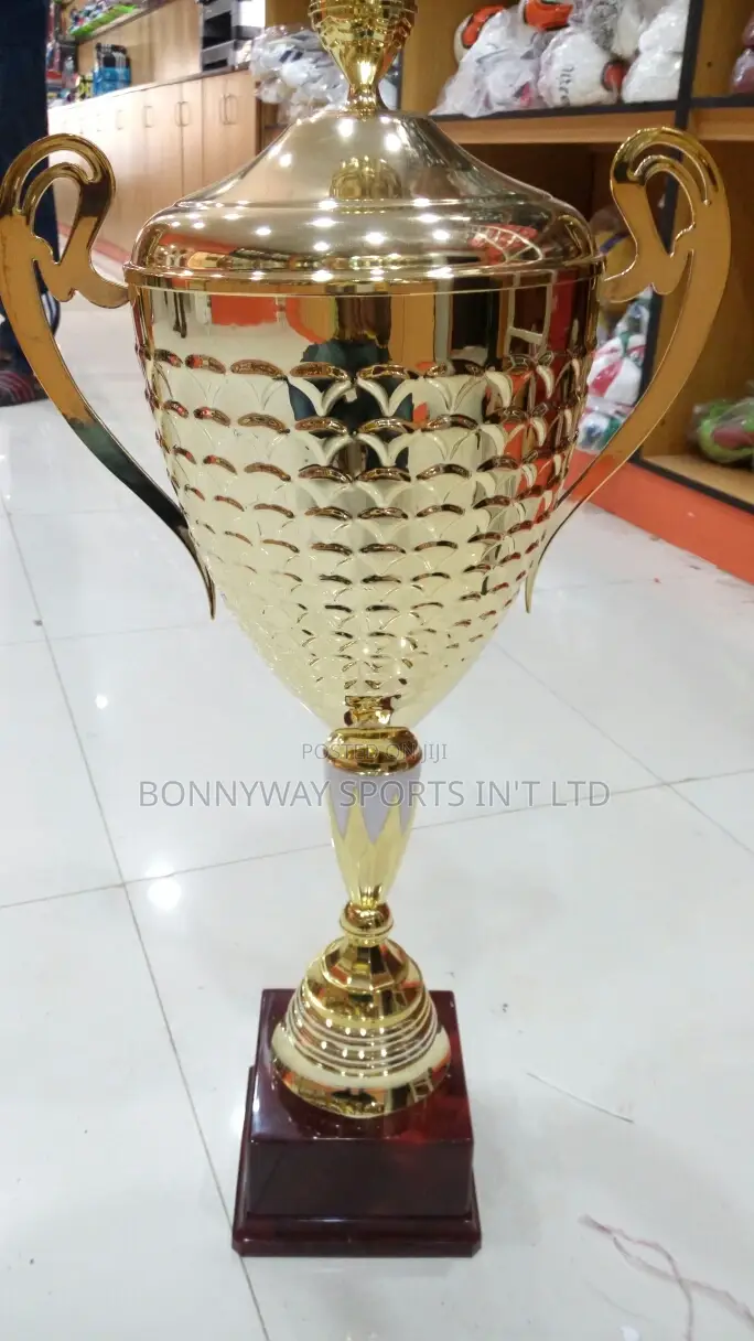 Italian Trophy, Gold Color