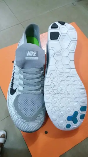 Nike Jugging Canvas For Sale