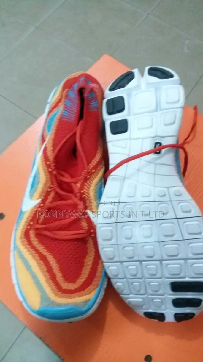 Nike Jugging Canvas Available
