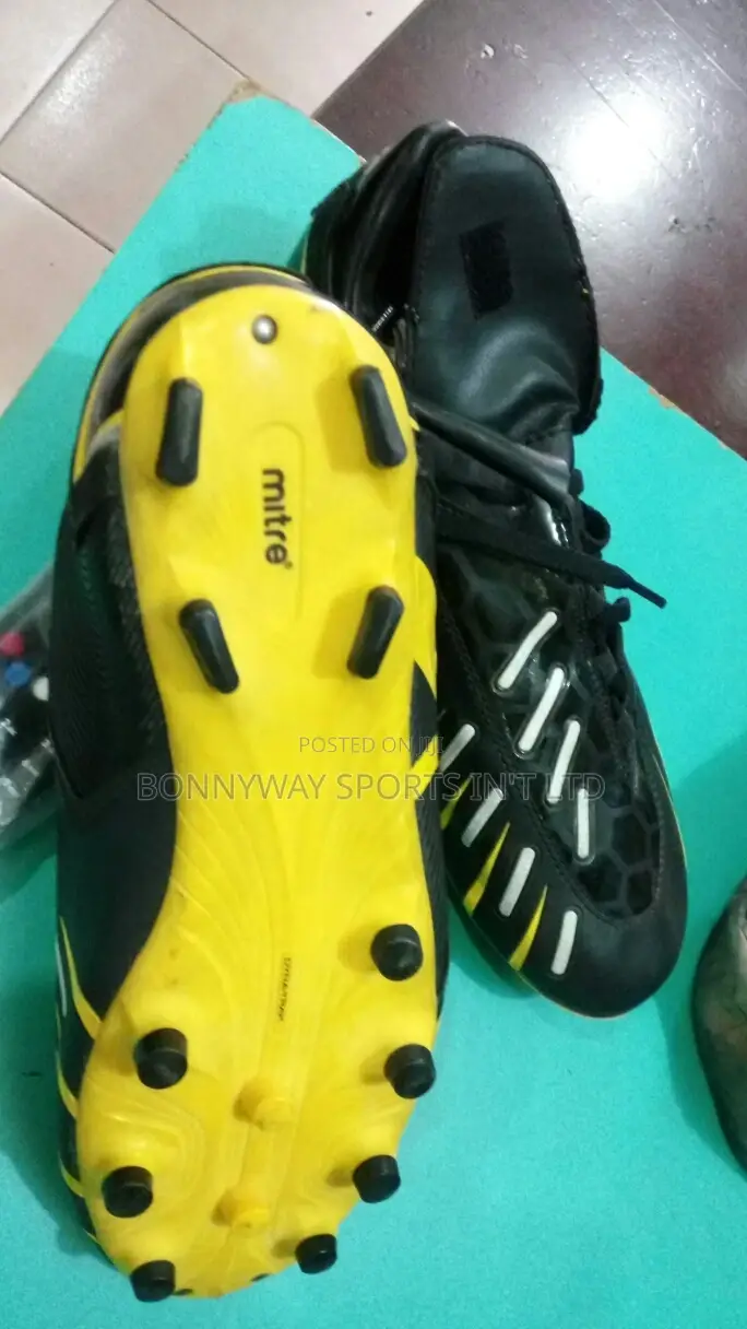 Mitre Size 41 Soccer Boot