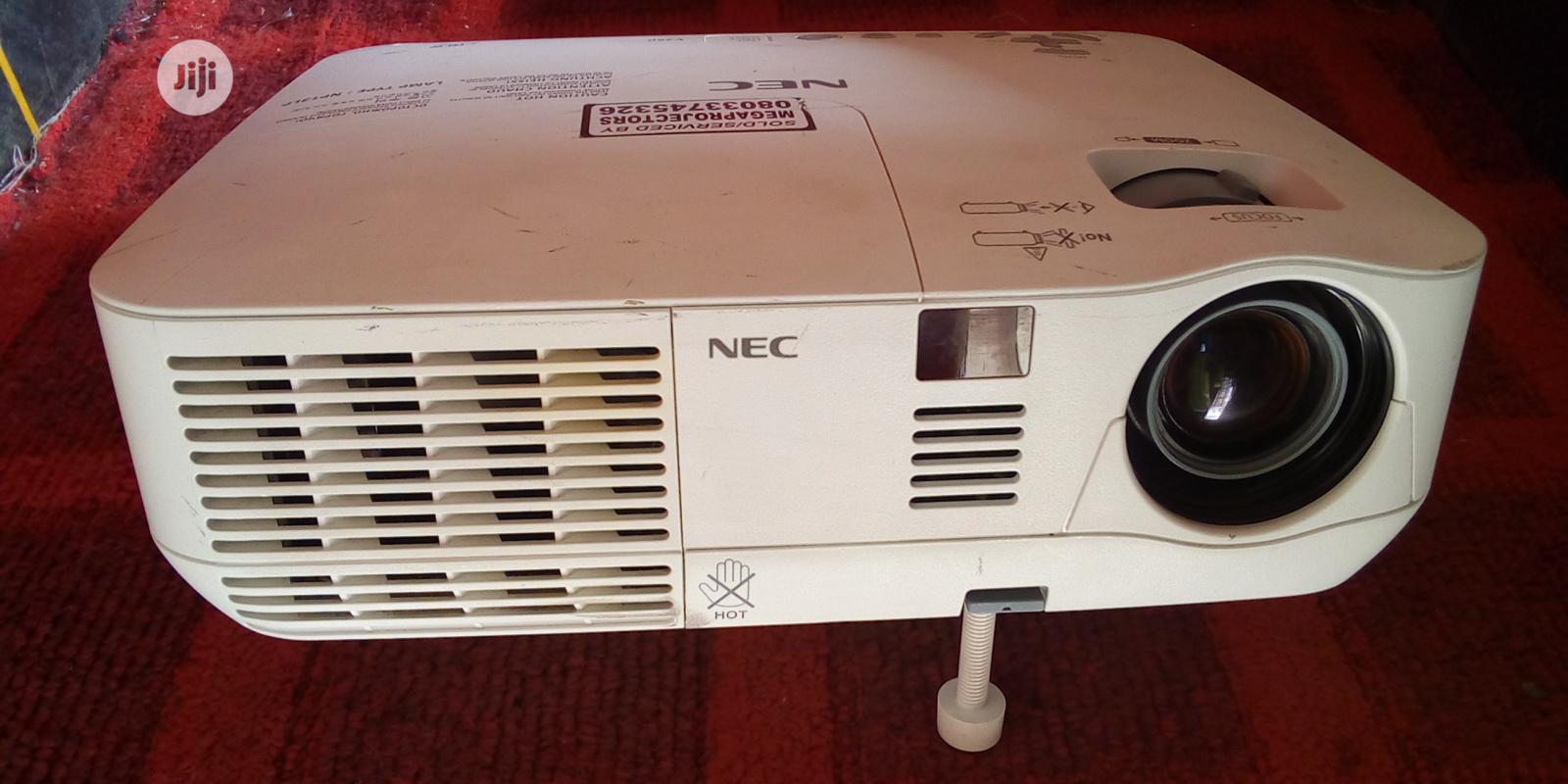 Super NEC Projector