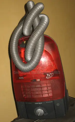 AEG T2 Vacuum Cleaner With 6 Filter System Feature