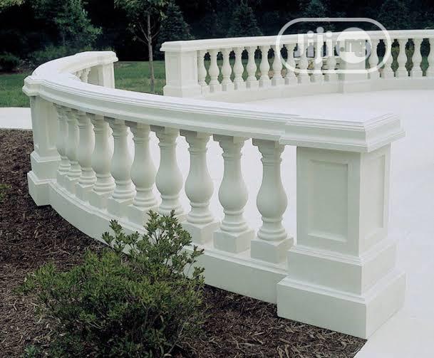 Classic Style Balustrade Curved Railings Set.