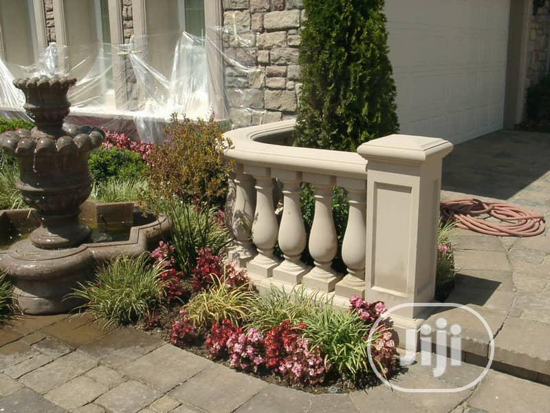 Classic Style Balustrade Curved Railings Set.