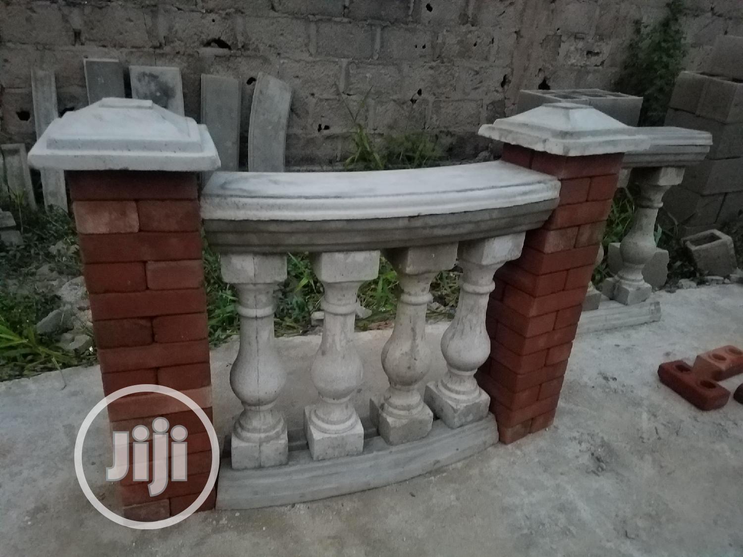 Classic Style Balustrade Curved Railings Set.