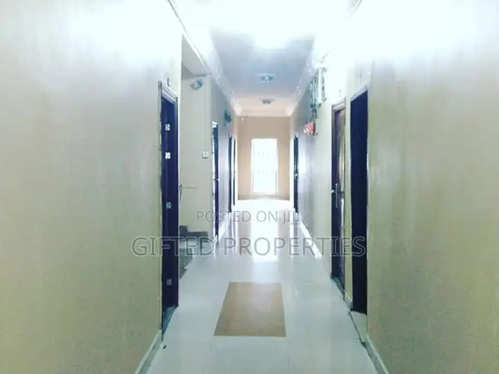 Executive Hotel With Federal Light in Ph