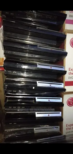 Direct Uk PS3 With 10 Latest Game and Pad