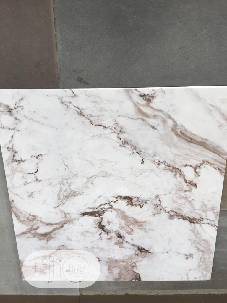 Off White Wave 600/600 Floor Tile