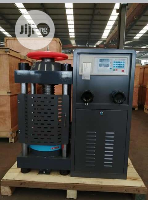 Digital Compression Testing Machine (CTM 2000KN)