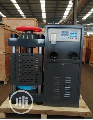 Digital Compression Testing Machine (CTM 2000KN)