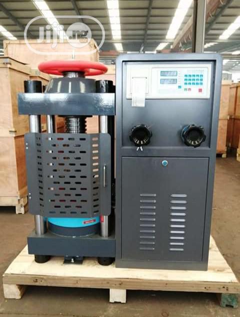 Digital Compression Testing Machine (CTM 2000KN)