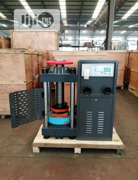 Digital Compression Testing Machine (CTM 2000KN)