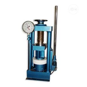 Hand Operated Compression Testing Machine
