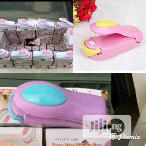 Mini Sealing Machine. Battery Operated.