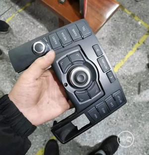 Audi Q7 Radio Control