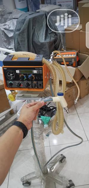 DRAEGER Oxylog 2000 Ventilator